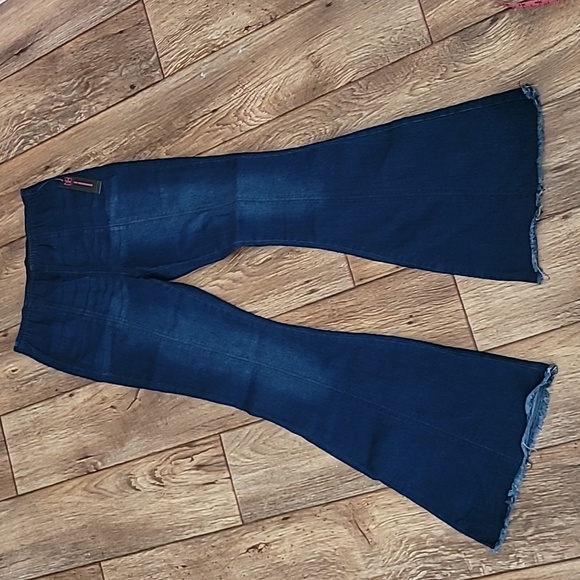 No boundaries Super High Rise Flare Jeans Woman Size M 7-9 - Picture 1 of 8